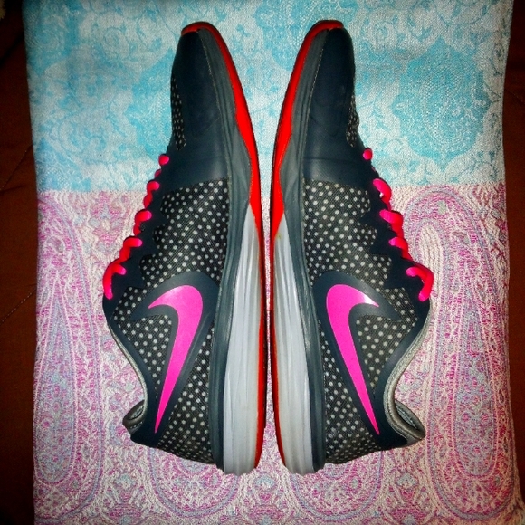 NIKE DF TR3 Women's Athletic Sneakers Size 10 - Picture 7 of 11